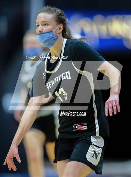 Thumbnail 3 in Newaygo vs. Detroit Country Day (MHSAA D2 Semifinal) photogallery.