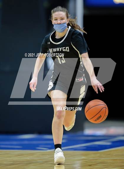 Thumbnail 3 in Newaygo vs. Detroit Country Day (MHSAA D2 Semifinal) photogallery.