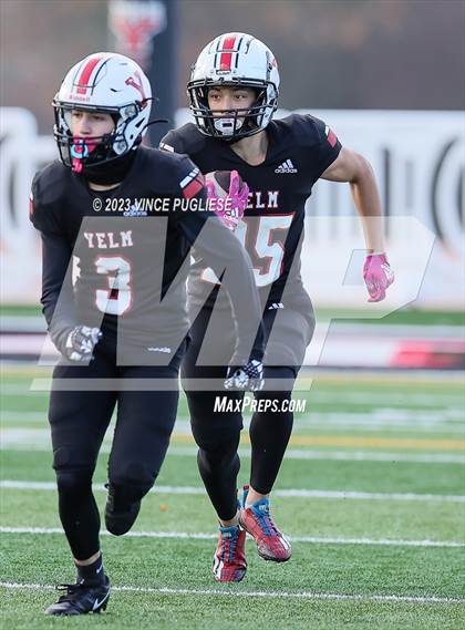 Thumbnail 2 in Marysville-Pilchuck @ Yelm (WIAA 3A Playoffs) photogallery.