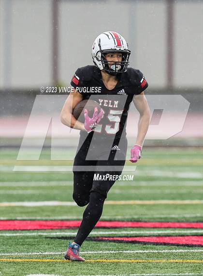Thumbnail 1 in Marysville-Pilchuck @ Yelm (WIAA 3A Playoffs) photogallery.