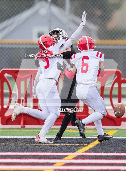 Thumbnail 2 in Marysville-Pilchuck @ Yelm (WIAA 3A Playoffs) photogallery.