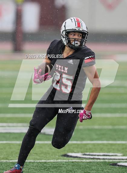 Thumbnail 1 in Marysville-Pilchuck @ Yelm (WIAA 3A Playoffs) photogallery.