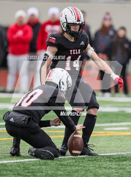Thumbnail 1 in Marysville-Pilchuck @ Yelm (WIAA 3A Playoffs) photogallery.