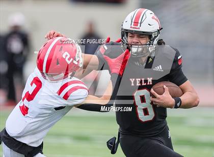 Thumbnail 2 in Marysville-Pilchuck @ Yelm (WIAA 3A Playoffs) photogallery.