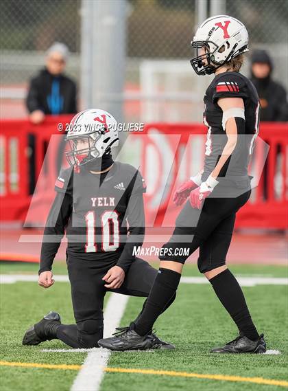 Thumbnail 2 in Marysville-Pilchuck @ Yelm (WIAA 3A Playoffs) photogallery.
