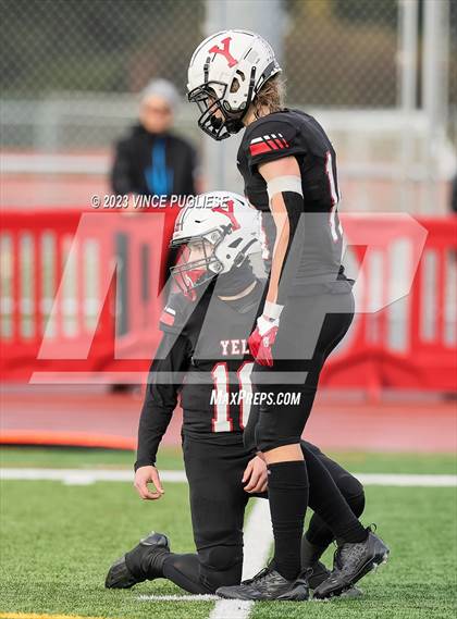 Thumbnail 3 in Marysville-Pilchuck @ Yelm (WIAA 3A Playoffs) photogallery.
