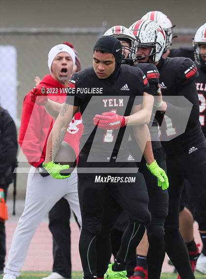 Thumbnail 1 in Marysville-Pilchuck @ Yelm (WIAA 3A Playoffs) photogallery.
