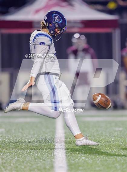 Thumbnail 3 in Lovett vs. Central (GHSA 4A Round 2) photogallery.