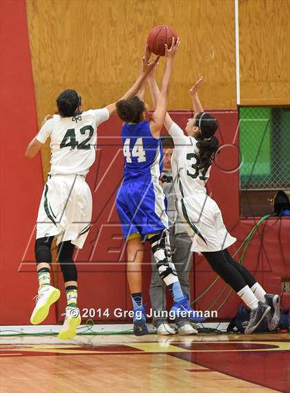 Thumbnail 2 in Brookside Christian vs. Sacred Heart Cathedral (Cardinal Newman Classic) photogallery.