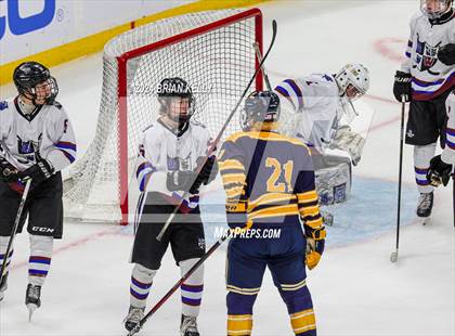 Thumbnail 3 in Dover-Sherborn vs Hanover (MIAA Division 4 Final) photogallery.