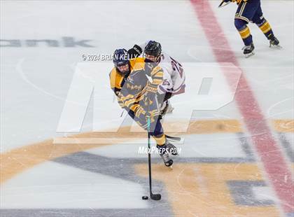 Thumbnail 1 in Dover-Sherborn vs Hanover (MIAA Division 4 Final) photogallery.