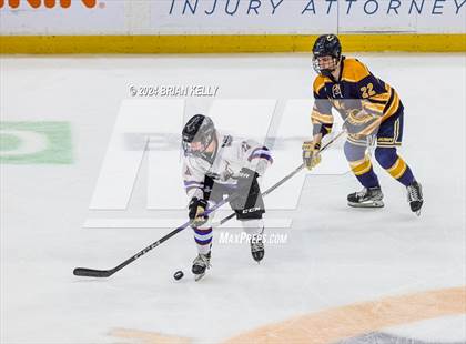 Thumbnail 1 in Dover-Sherborn vs Hanover (MIAA Division 4 Final) photogallery.