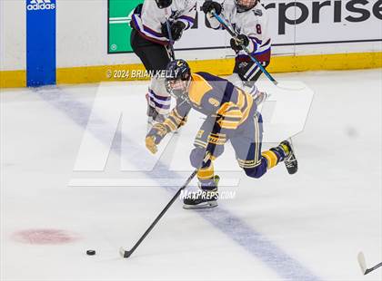 Thumbnail 1 in Dover-Sherborn vs Hanover (MIAA Division 4 Final) photogallery.