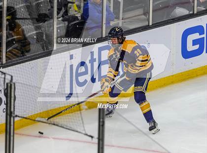 Thumbnail 3 in Dover-Sherborn vs Hanover (MIAA Division 4 Final) photogallery.