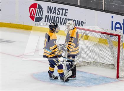Thumbnail 2 in Dover-Sherborn vs Hanover (MIAA Division 4 Final) photogallery.