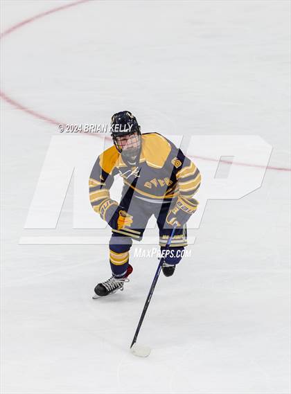 Thumbnail 2 in Dover-Sherborn vs Hanover (MIAA Division 4 Final) photogallery.