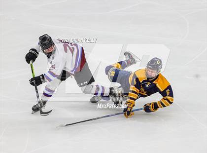 Thumbnail 2 in Dover-Sherborn vs Hanover (MIAA Division 4 Final) photogallery.