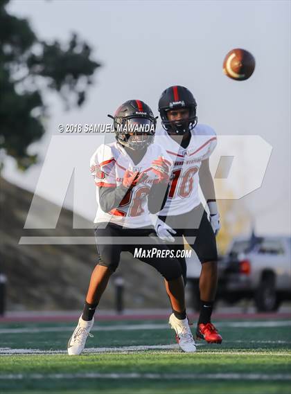 Thumbnail 3 in  Harvard-Westlake vs Crespi photogallery.