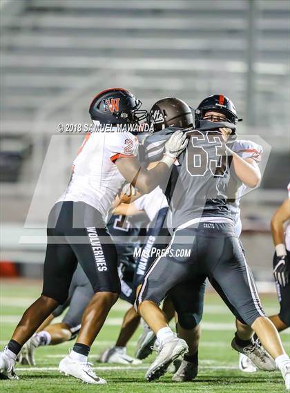 Thumbnail 3 in  Harvard-Westlake vs Crespi photogallery.
