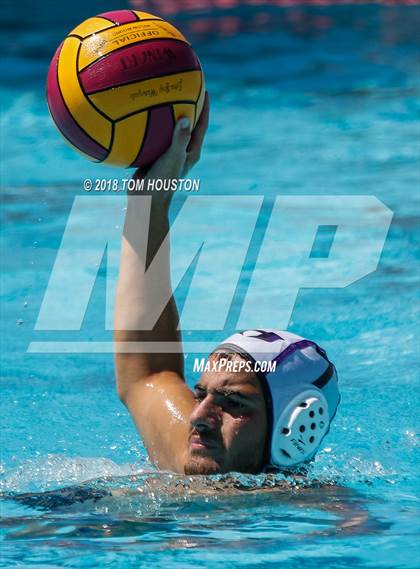 Thumbnail 3 in La Serna vs Hoover (D2 Showcase) photogallery.