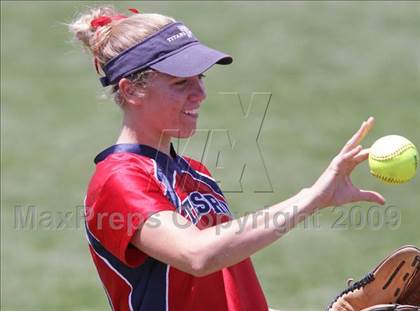 Thumbnail 3 in Tesoro vs. Glendora (CIF SS D3 Final) photogallery.