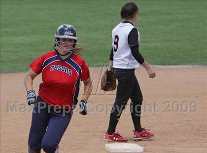 Thumbnail 3 in Tesoro vs. Glendora (CIF SS D3 Final) photogallery.