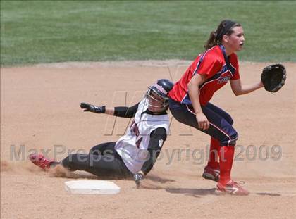 Thumbnail 3 in Tesoro vs. Glendora (CIF SS D3 Final) photogallery.