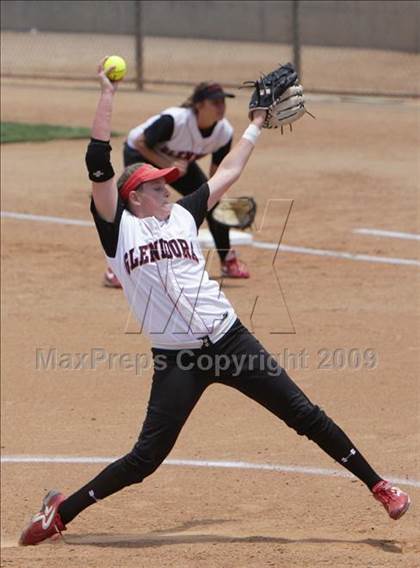 Thumbnail 1 in Tesoro vs. Glendora (CIF SS D3 Final) photogallery.