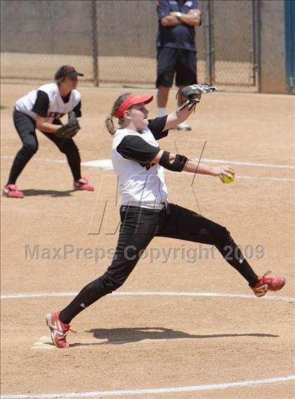 Thumbnail 2 in Tesoro vs. Glendora (CIF SS D3 Final) photogallery.