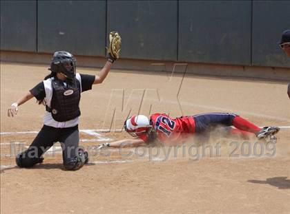 Thumbnail 2 in Tesoro vs. Glendora (CIF SS D3 Final) photogallery.