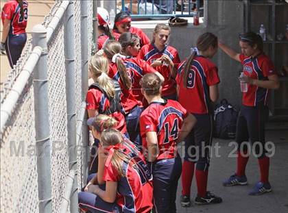 Thumbnail 1 in Tesoro vs. Glendora (CIF SS D3 Final) photogallery.