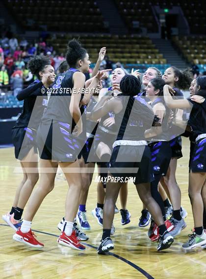 Thumbnail 2 in Grandview vs Highlands Ranch (CHSAA 5A Final Four) photogallery.