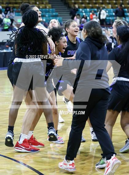 Thumbnail 2 in Grandview vs Highlands Ranch (CHSAA 5A Final Four) photogallery.