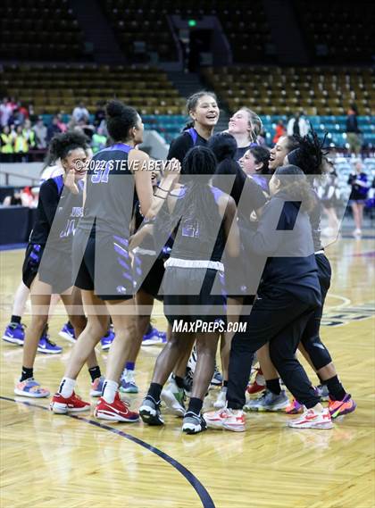 Thumbnail 3 in Grandview vs Highlands Ranch (CHSAA 5A Final Four) photogallery.