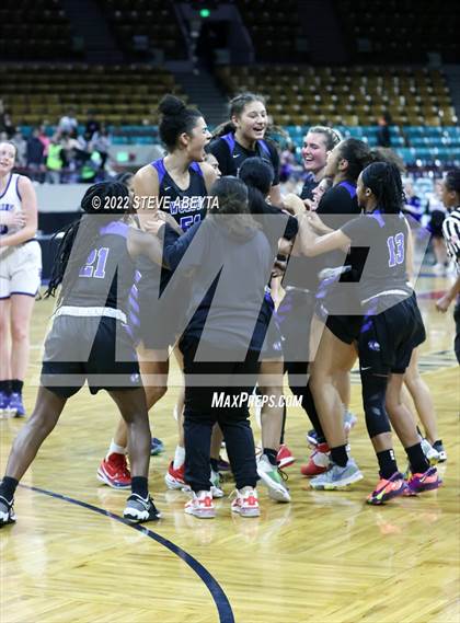 Thumbnail 2 in Grandview vs Highlands Ranch (CHSAA 5A Final Four) photogallery.