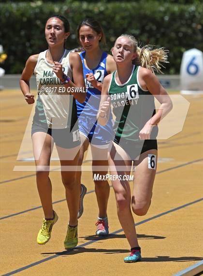 Thumbnail 2 in CIF NCS Masters Track and Field (1600 Meters) photogallery.