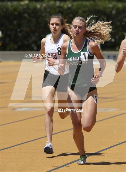 Thumbnail 3 in CIF NCS Masters Track and Field (1600 Meters) photogallery.