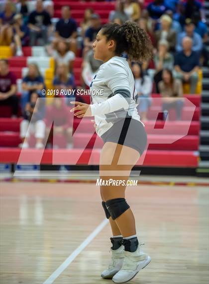 Thumbnail 3 in Mater Dei Catholic vs. Tri-City Christian (CIF SDS D3 Finals) photogallery.