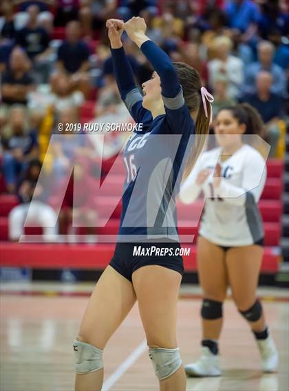 Thumbnail 2 in Mater Dei Catholic vs. Tri-City Christian (CIF SDS D3 Finals) photogallery.