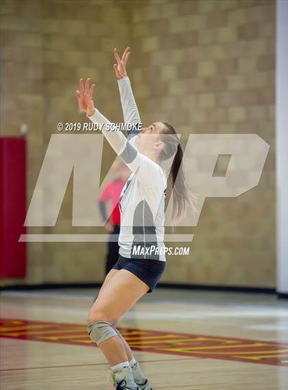 Thumbnail 3 in Mater Dei Catholic vs. Tri-City Christian (CIF SDS D3 Finals) photogallery.