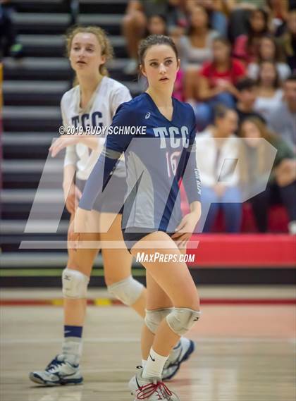 Thumbnail 2 in Mater Dei Catholic vs. Tri-City Christian (CIF SDS D3 Finals) photogallery.