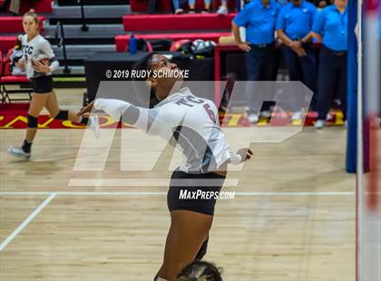Thumbnail 2 in Mater Dei Catholic vs. Tri-City Christian (CIF SDS D3 Finals) photogallery.