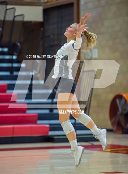 Thumbnail 1 in Mater Dei Catholic vs. Tri-City Christian (CIF SDS D3 Finals) photogallery.