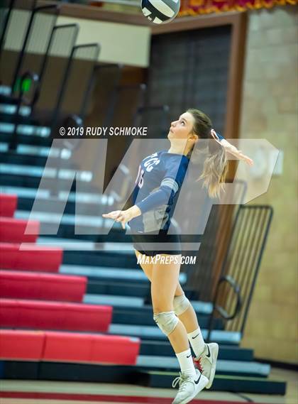 Thumbnail 1 in Mater Dei Catholic vs. Tri-City Christian (CIF SDS D3 Finals) photogallery.
