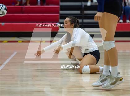 Thumbnail 2 in Mater Dei Catholic vs. Tri-City Christian (CIF SDS D3 Finals) photogallery.