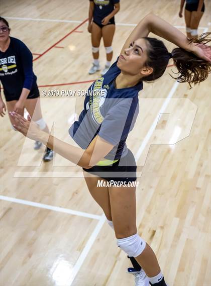 Thumbnail 1 in Mater Dei Catholic vs. Tri-City Christian (CIF SDS D3 Finals) photogallery.