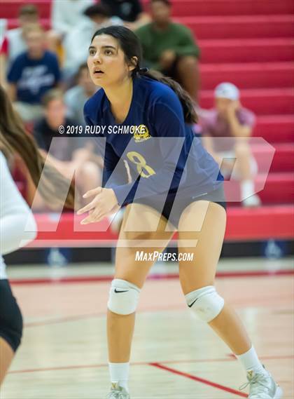 Thumbnail 1 in Mater Dei Catholic vs. Tri-City Christian (CIF SDS D3 Finals) photogallery.
