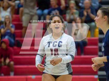 Thumbnail 2 in Mater Dei Catholic vs. Tri-City Christian (CIF SDS D3 Finals) photogallery.
