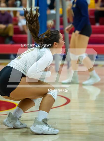 Thumbnail 2 in Mater Dei Catholic vs. Tri-City Christian (CIF SDS D3 Finals) photogallery.