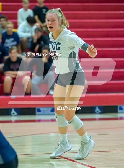 Thumbnail 1 in Mater Dei Catholic vs. Tri-City Christian (CIF SDS D3 Finals) photogallery.